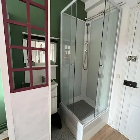 Appartement Qui N Exist Pas Ne Pas Booker Le Site Va Le Supprimer Paris